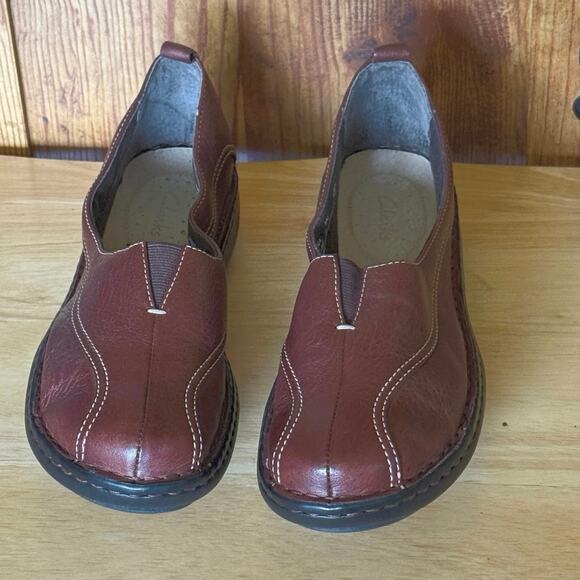 Clarks Women's Leather Cyrus Center Gore Loafer Brown Shoe, size 8Medium Slip On - Picture 1 of 8